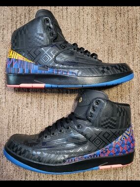 Authentic - Nike Black High-Top BHM Basketball Shoes with Blue & Multicolor Heel